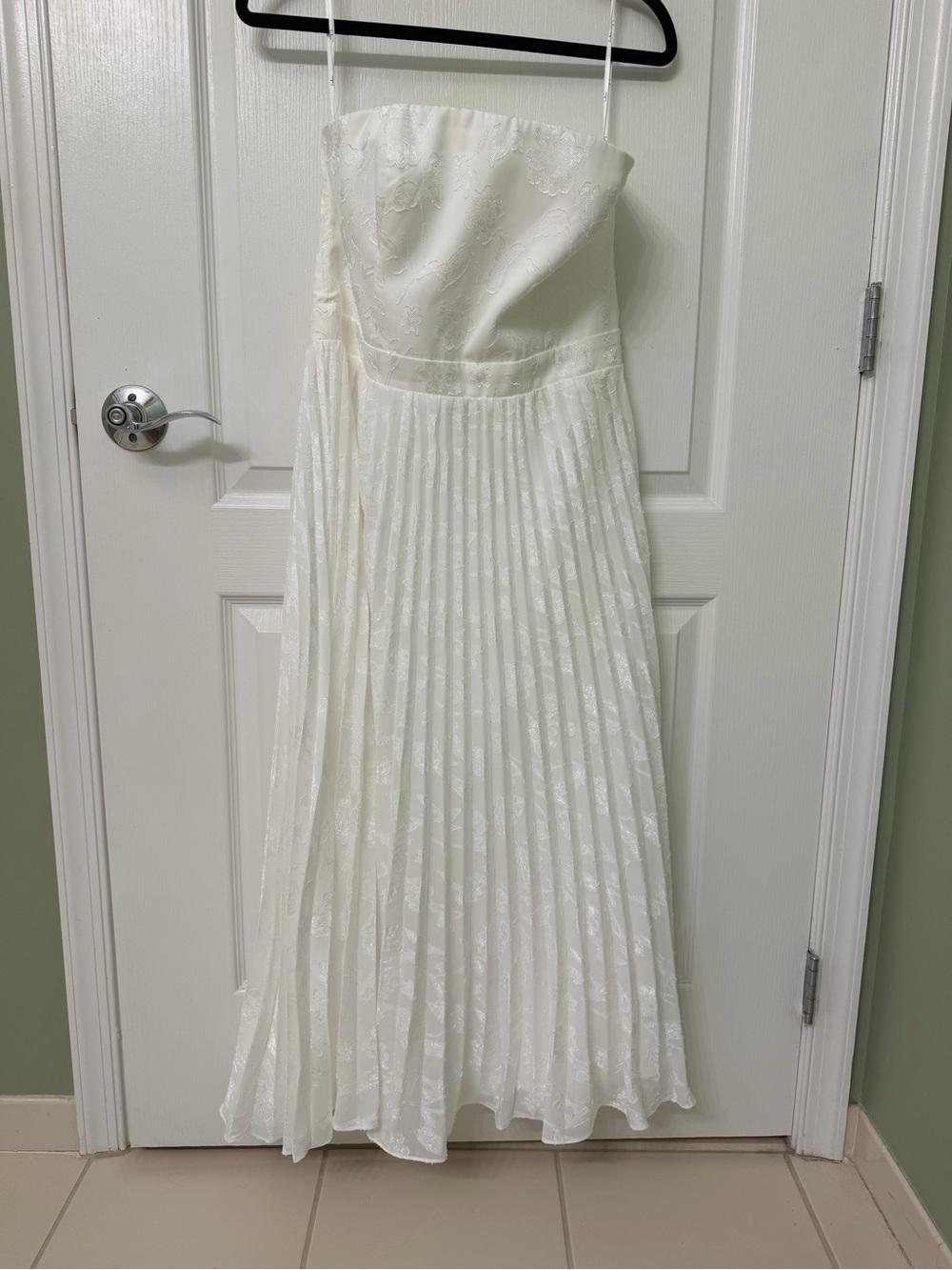 Lulu's White Strapless Pleated Midi Dress